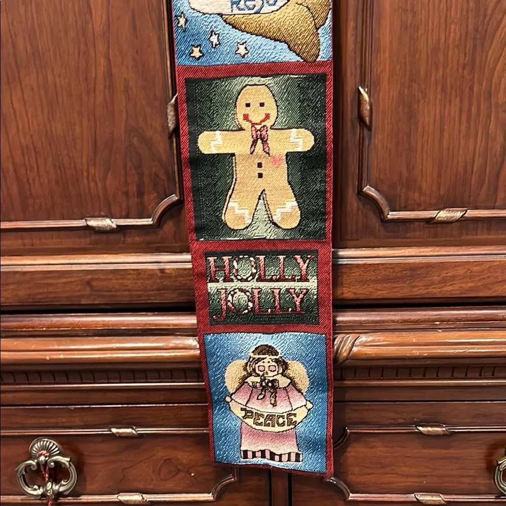 Festive Holiday Wall Hanging Decor